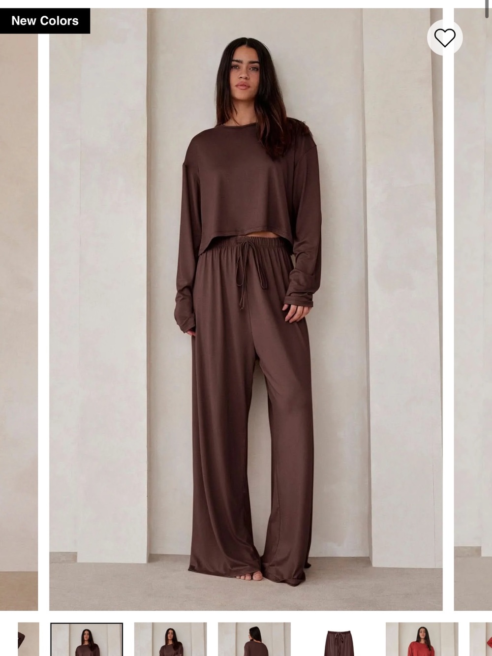 Relaxed Brown Wide-Leg Pajama Set — Long Sleeve Crop Top & Drawstring Pants